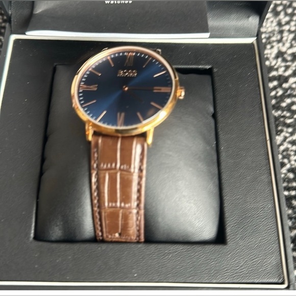 MEN’s BOSS Leather Strap Wrist watch - Picture 2 of 9